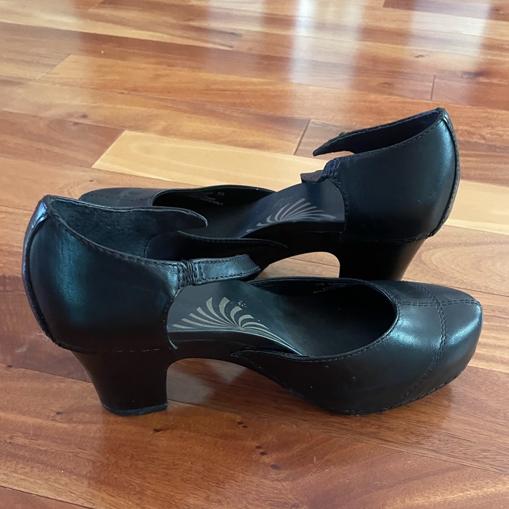 Dansko Black Heels with Chunky Heel and Mary Jane Strap